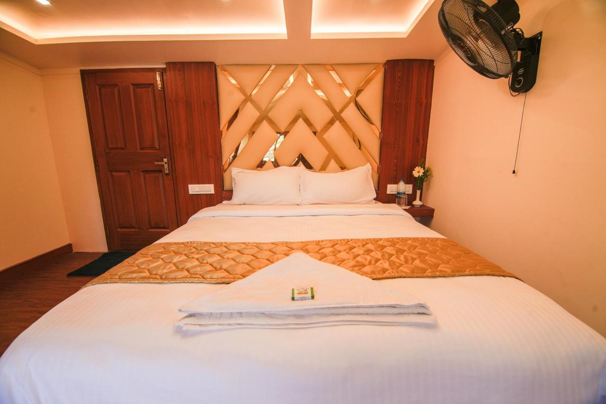 Kera Houseboats Alleppey Alappuzha Екстер'єр фото